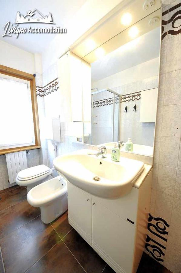 Chalet Rododendro Forest By Livigno Accomodation Exteriör bild